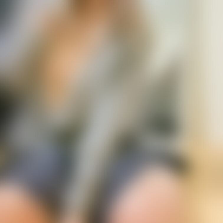 制服おっぱい好き？
乳首きれいってよく言われます🫣💕