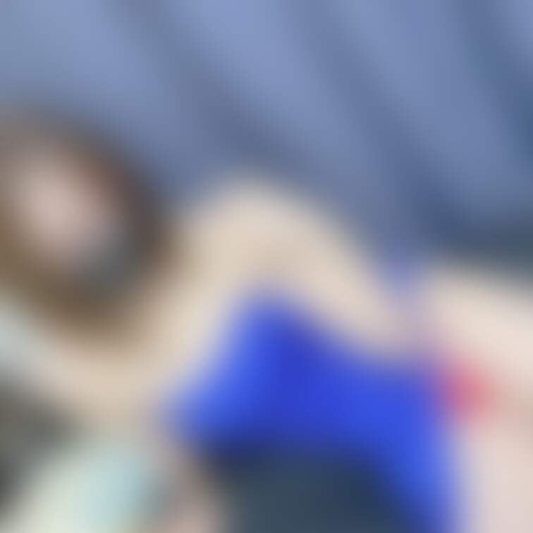 脚リクエスト✌️
3枚目と4枚目の写真は角度頑張ってみた☺️
スリットの写真見てたら自分にムラムラしてきた💦
