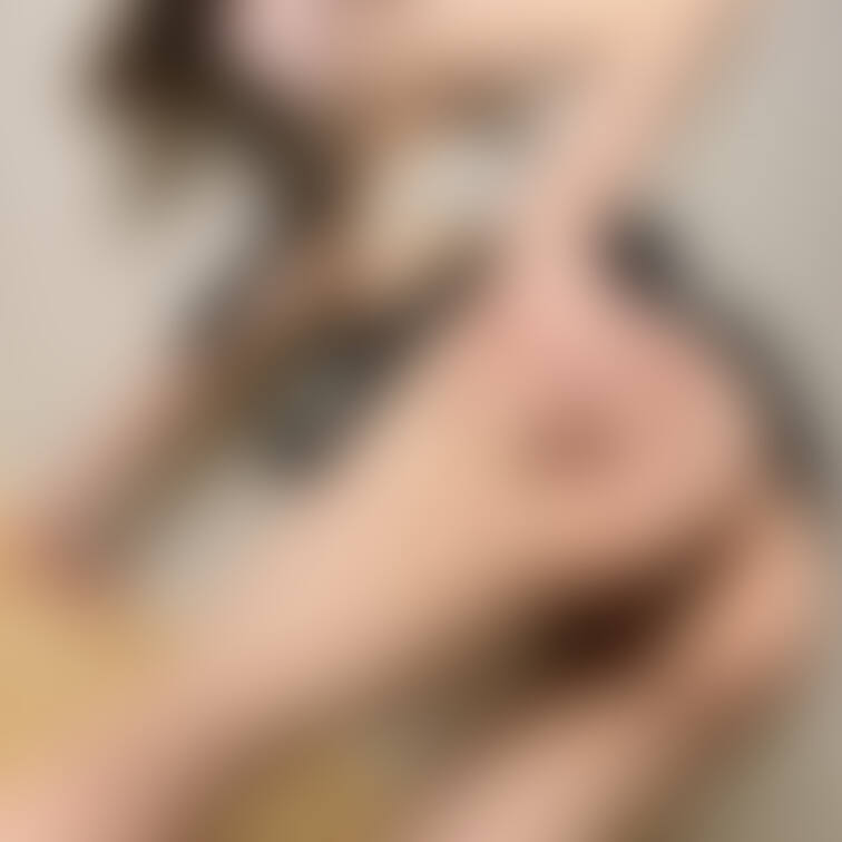 こんばんは…ましろです🌙 



今日はベッドでまったり

イチャイチャしたい気分だよ💗 



一