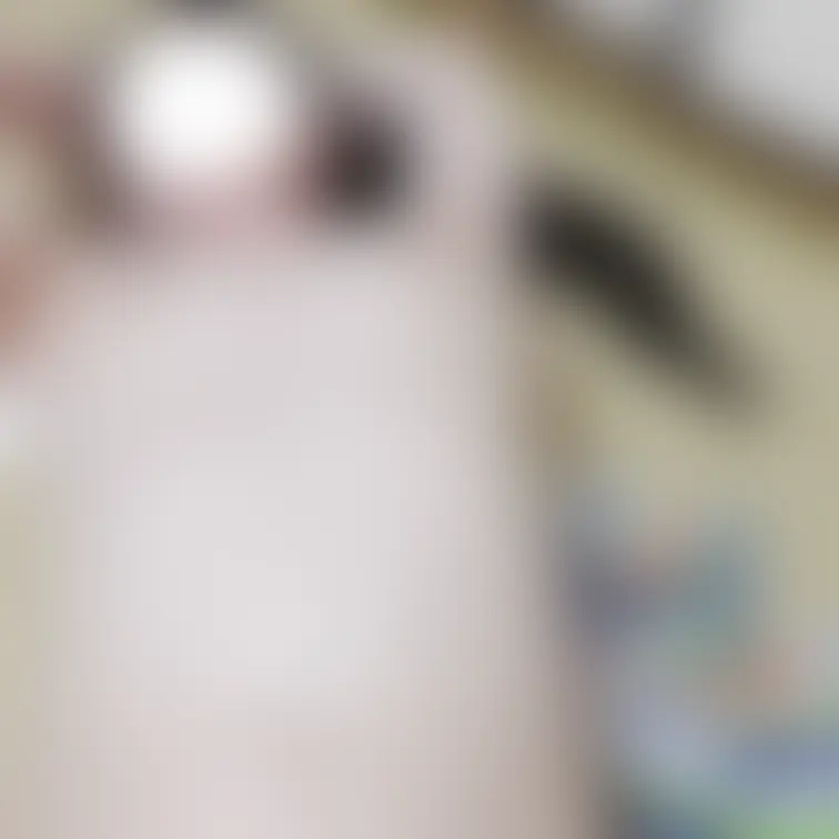 弥生の全裸パーティー兼公開撮影での一枚。ハメ撮り風です。みんなの前でも恥ずかしがらずにやるところがすごい。

セクシ