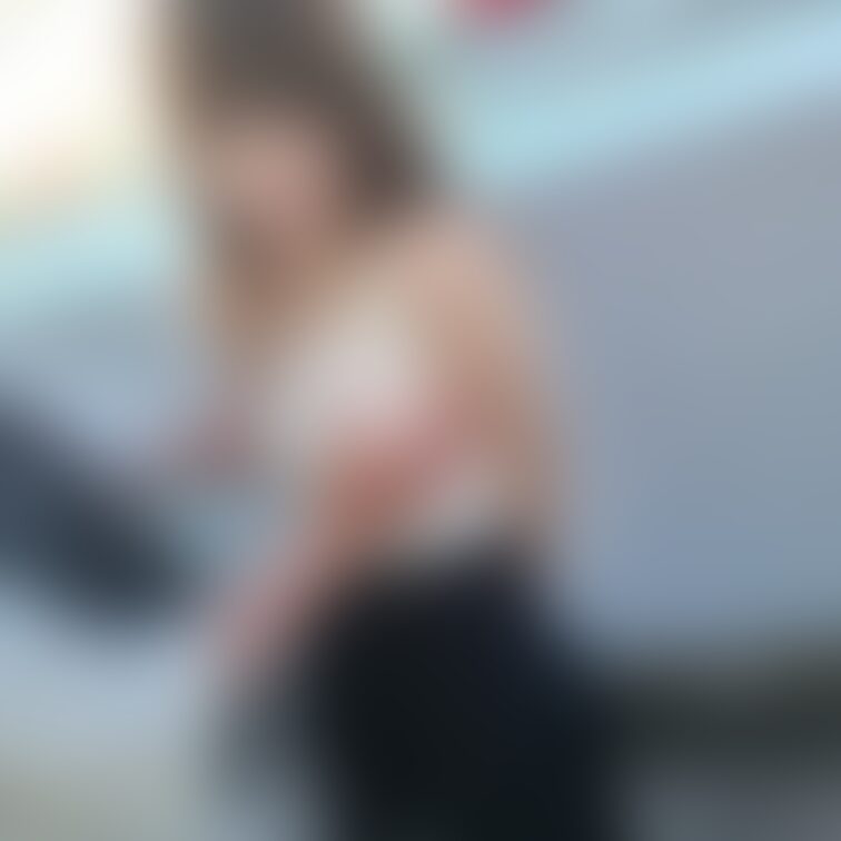 〈 👑スペシャルプラン限定👑 〉 

のーぶらお散歩中Day♡
単独男性さんにお触りしてもらいました♡