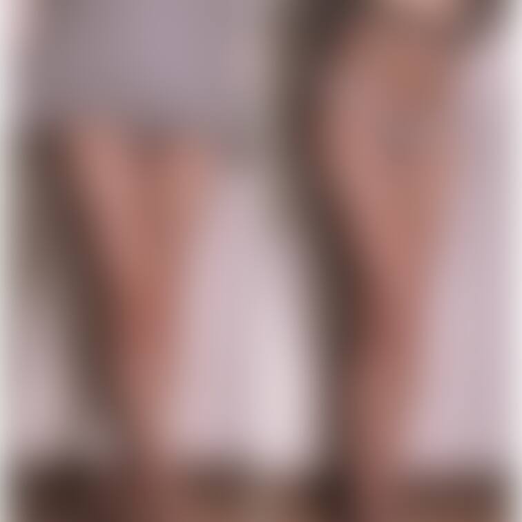 パーカー➕例のパンツ➕網タイツ