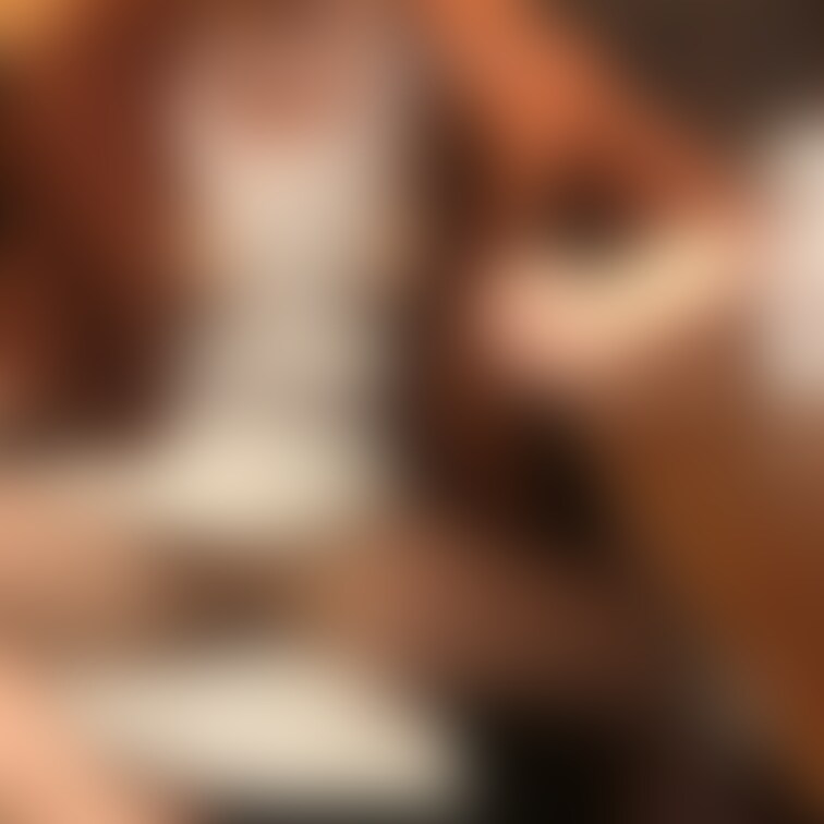 ご飯屋さんではしたない格好😫💕