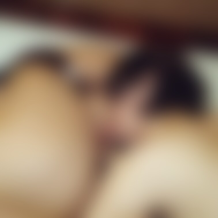 単独男性との続き
ア○ル舐めから･･･フェラに移ってます
最近妻がハマってるいわゆるシッポフェラ
いつもは四つん這