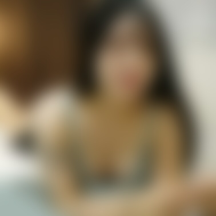 20代前半のNちゃん。
関西弁が可愛いスレンダー美女。