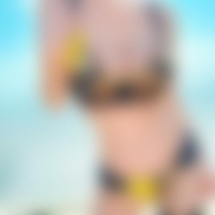 秋を感じるカラー🍁
で大胆ポーズ🙈🩷🩷🩷