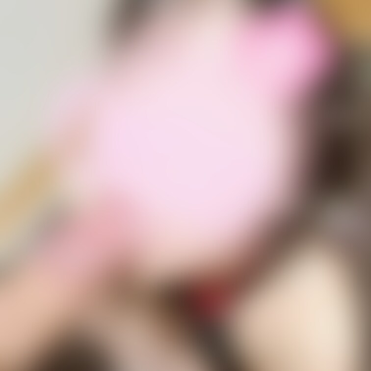 ちんぽに舌が届いて嬉しそうな
るーちゃん︎︎︎☺︎
いっぱい咥えてぺろぺろするんだよ☺️
他人棒だと旦那のと違