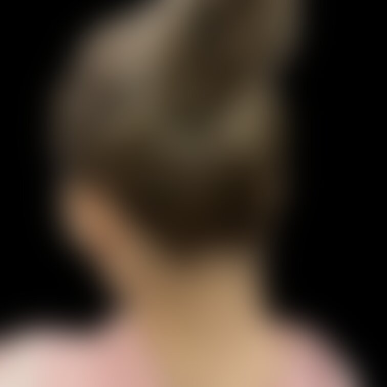 うなじも良い