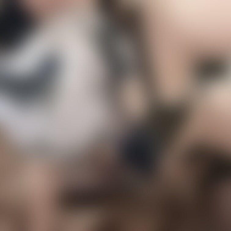 こっちの下着がいいかな？🥺❤️
どっちがいい？