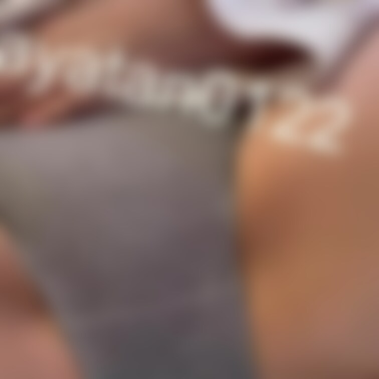 リクエストいただいていたグレーの下着に染みていくおしっこの様子です、履いていた下着の写真は無料で投稿して、濡れた後の下着