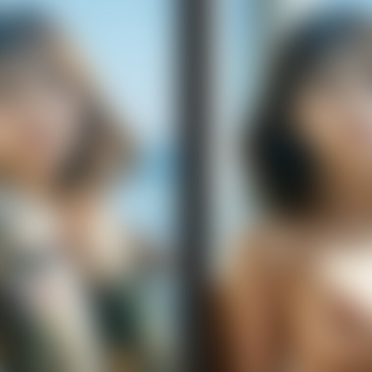 着衣と脱衣を並べた画像です。画像№1214