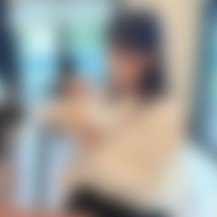 これ、アップルパイなんだって😳

平たくておしゃれ〜

いつも来てる芦ノ湖の喫茶店なんだけど
お客さんマダムし
