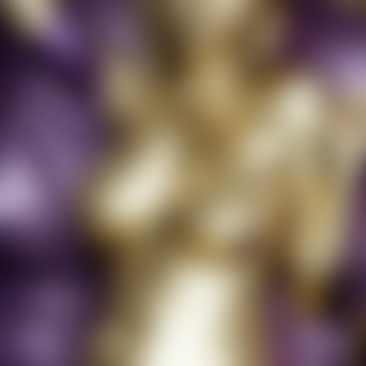 ベッドで誘惑する金粉美女 / Golden bodypainted girl on bed