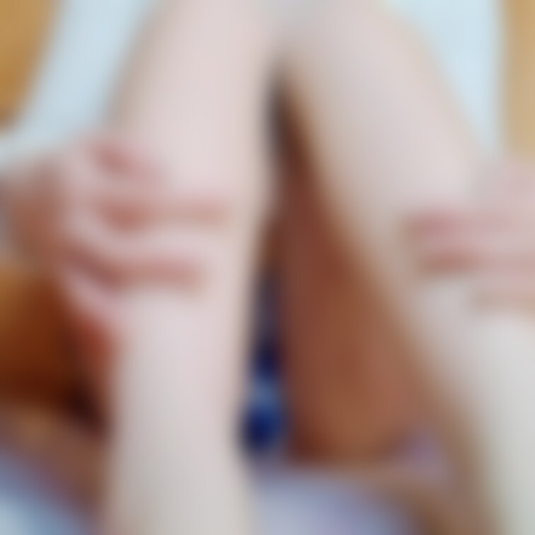 高画質✨ディルドを使って足コキの練習✨