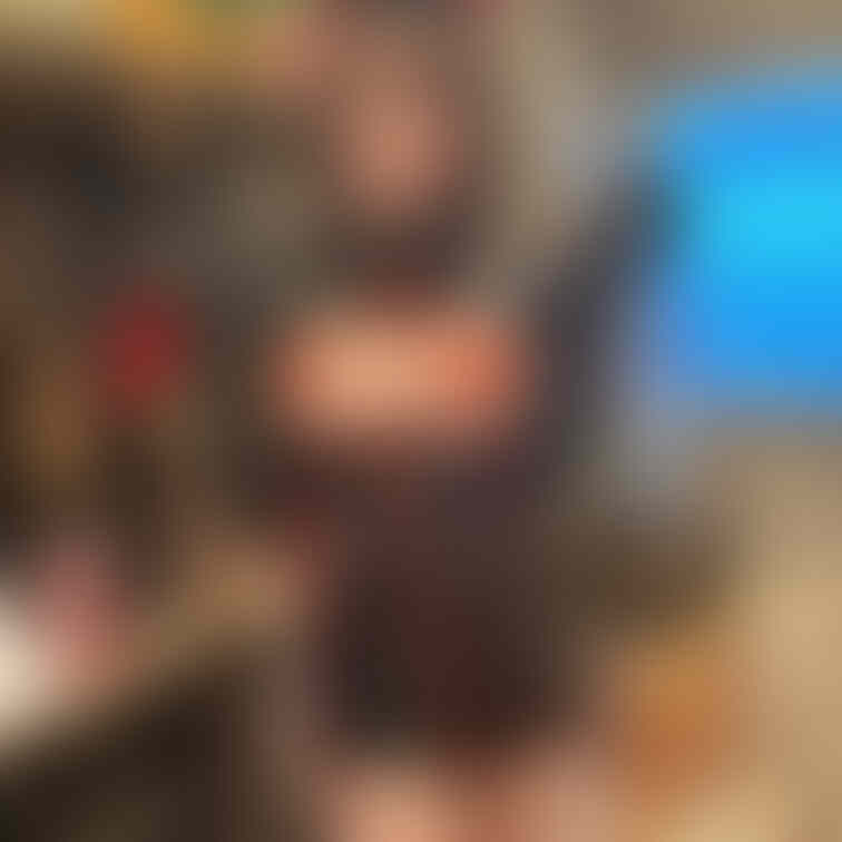 常連さんにだけこっそり見せる光景😈
(お客さんにシーシャの調節してます）