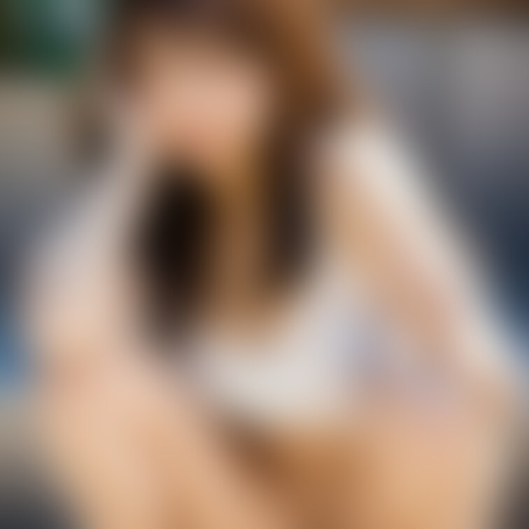 美女の丸見えおしっこ♡