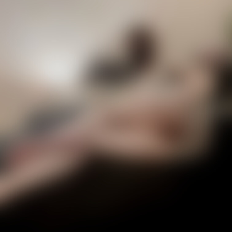 このドレス着た動画めっちゃ売れた😍
見てくれた人𝑇ℎ𝑎𝑛𝑘 𝑦𝑜𝑢🫶
今日夜出勤するけど、どのドレス着てえっちしよう
