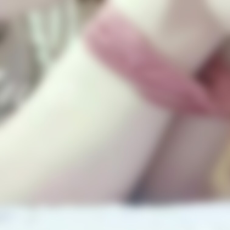 一つ前のおなにー動画の続きです𓂃🎀𓈒𓏸
ぱんつ脱いで見えちゃう体勢で…🧸💞

(モザイクの種類間違えてて削除されち