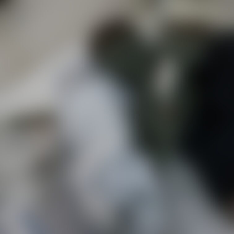 4/2に回収したおりものシートをその日の使用済み下着の裏地に貼り直ししてみた。画像は5枚あるよ。