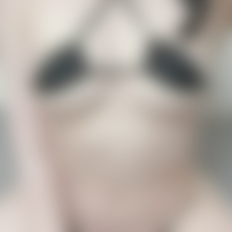 このマイクロビキニで海とかプール行ったら露出し過ぎで通報されそう