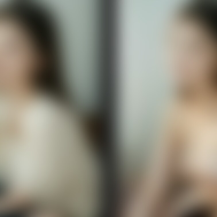 着衣と脱衣の並べた画像です    画像№1435