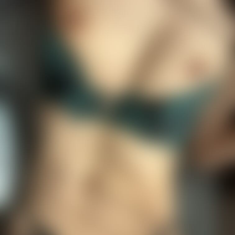 こうやっておっぱい出すの
好きなんですよね🥺🥺