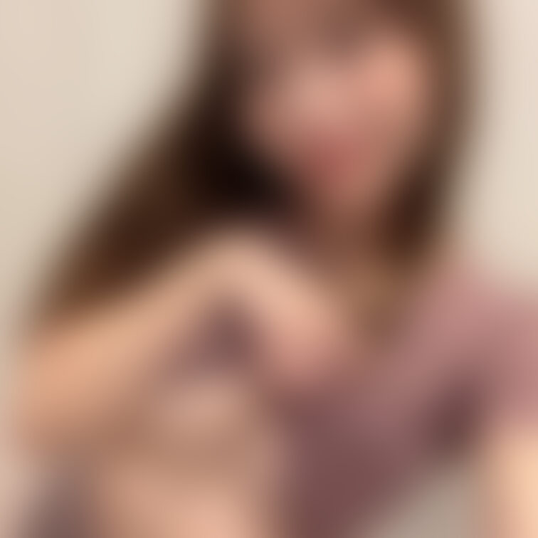 【ジムでこっそり♡】

ジム着🥺こっそり更衣室でこんな撮影を、、♡