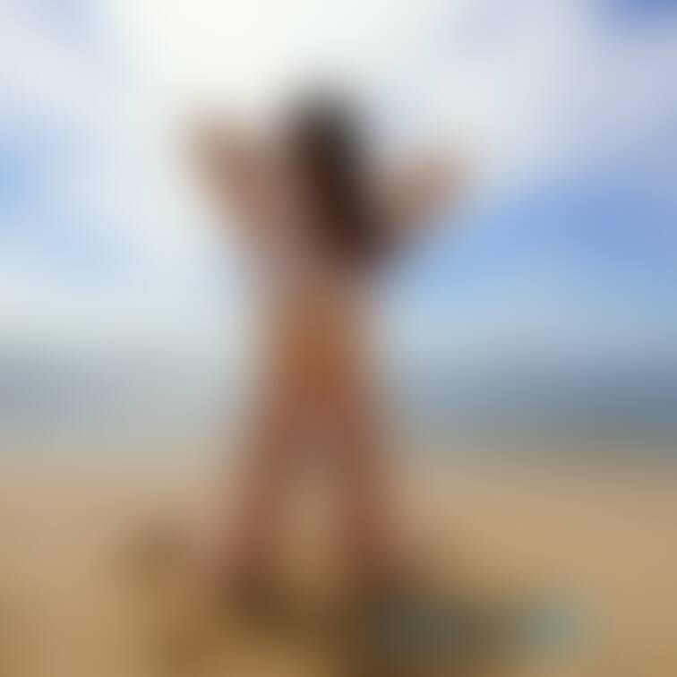 ブラを外したところも見たいですよね?