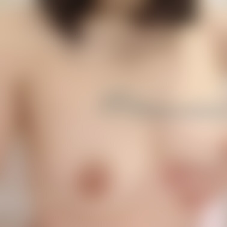 おっぱいむにむに。