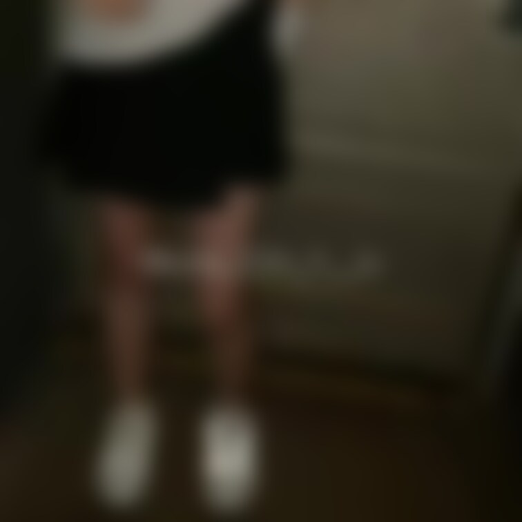 お外で紐パンをシュルっと…

えっちだ〜꒰ᐢ⸝⸝⸝⸝ᐢ꒱💕💕

