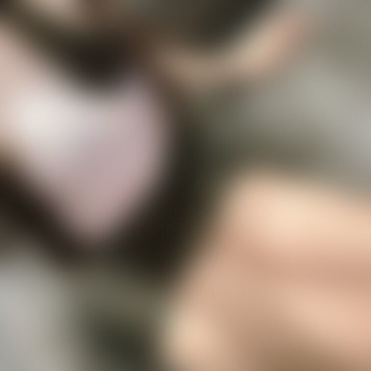 ミニスカポリスコスプレです！
ワイシャツ、ネクタイ、パツパツタイトミニスカート全てとても似合っていて、着替えてもらった