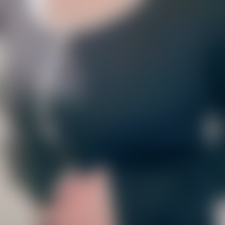 おっぱい目立たせていつも出社してるよ🐯