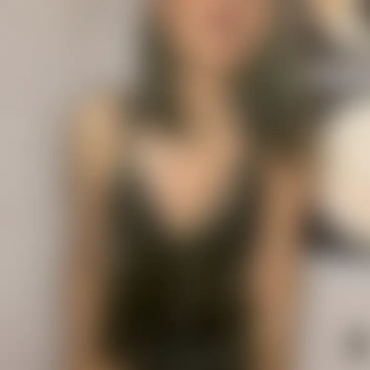 ミミ女王様による今日の課題は〜

自分の犬としての役割を連想させる服を着て
公共の場に行くこと。

#domi