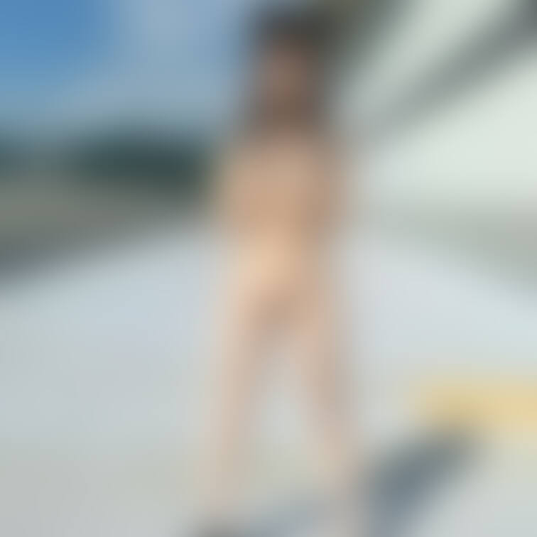 Xの続きです❤️猫耳つけて全裸で露出お散歩しちゃいました😖❤️もうぐちゅぐちゅです。。 

💋直接連絡先を交換して私