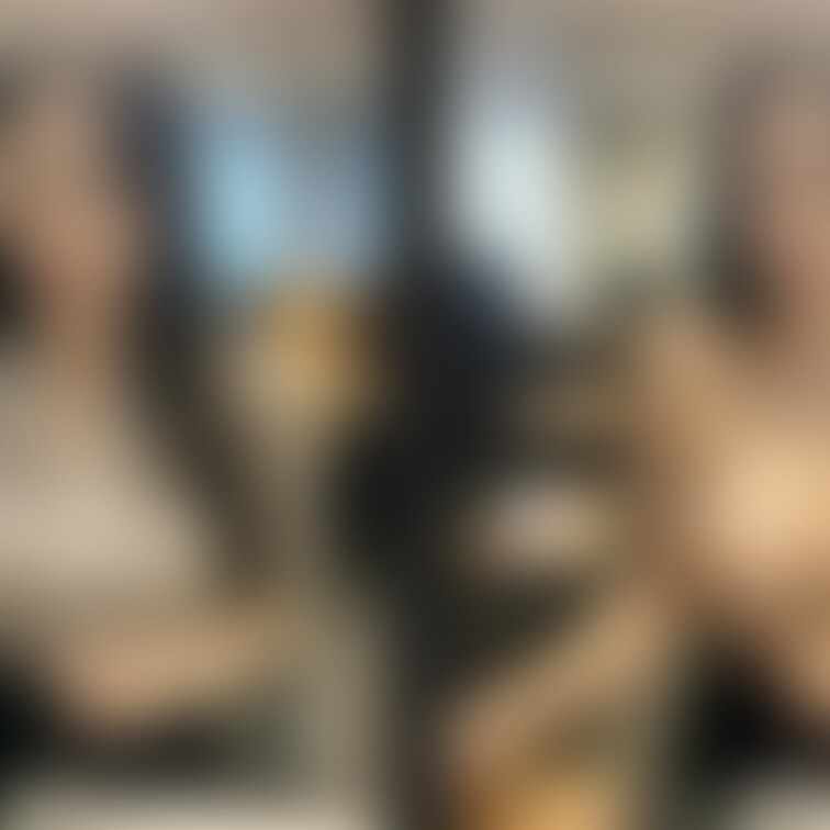 着衣と脱衣を並べた画像です。画像№898