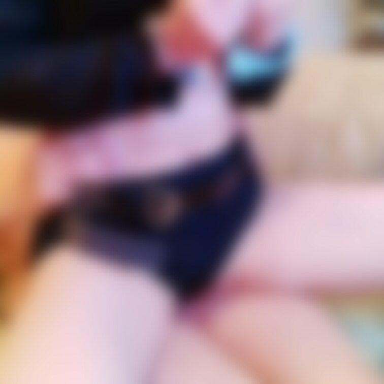 婦人警官さん。手錠をかけられて、下からものごっつ突かれてます。