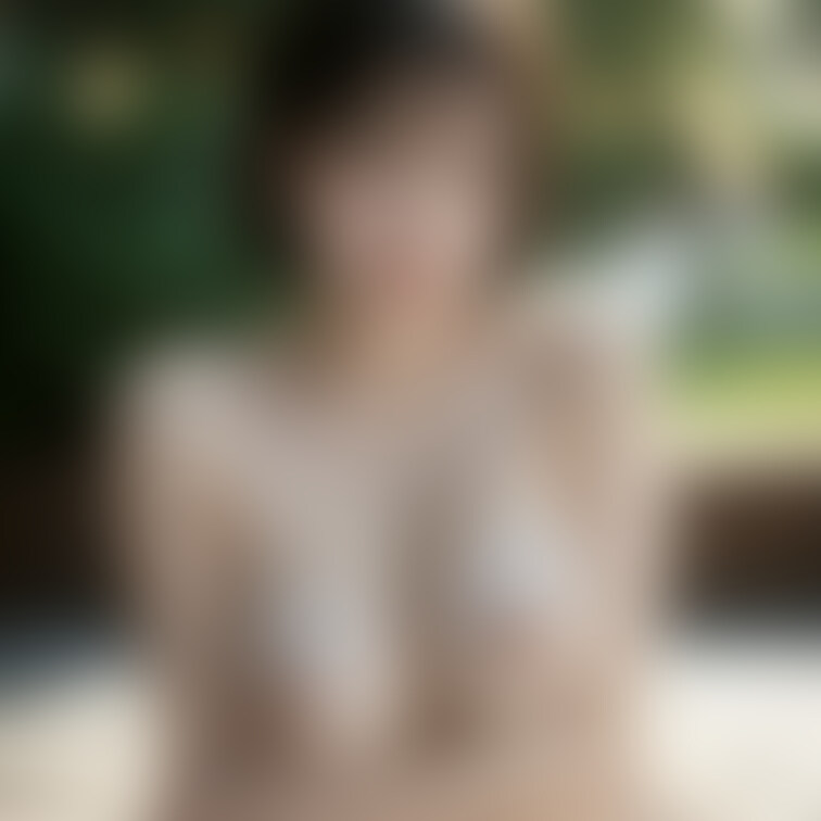 🌅🌺黄昏の中の美しさ
庭先で感じる夕暮れ時の温もり。柔らかな光がゆらめき、花の装いが優雅さを引き立てる瞬間。心地よい風