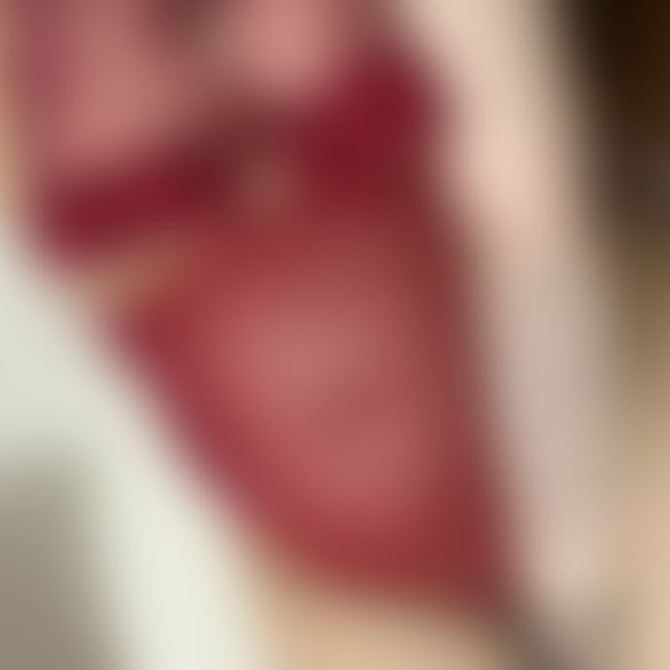 疑似妊婦体型デブ素人M女エロ衣装乳首ピアス付き写真