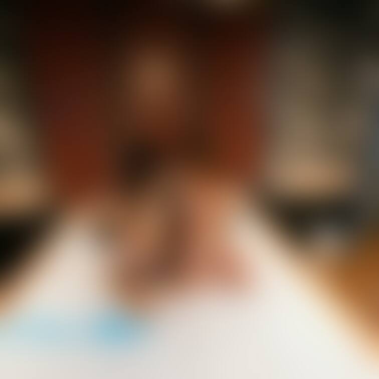 下着姿も見たいですよね!?