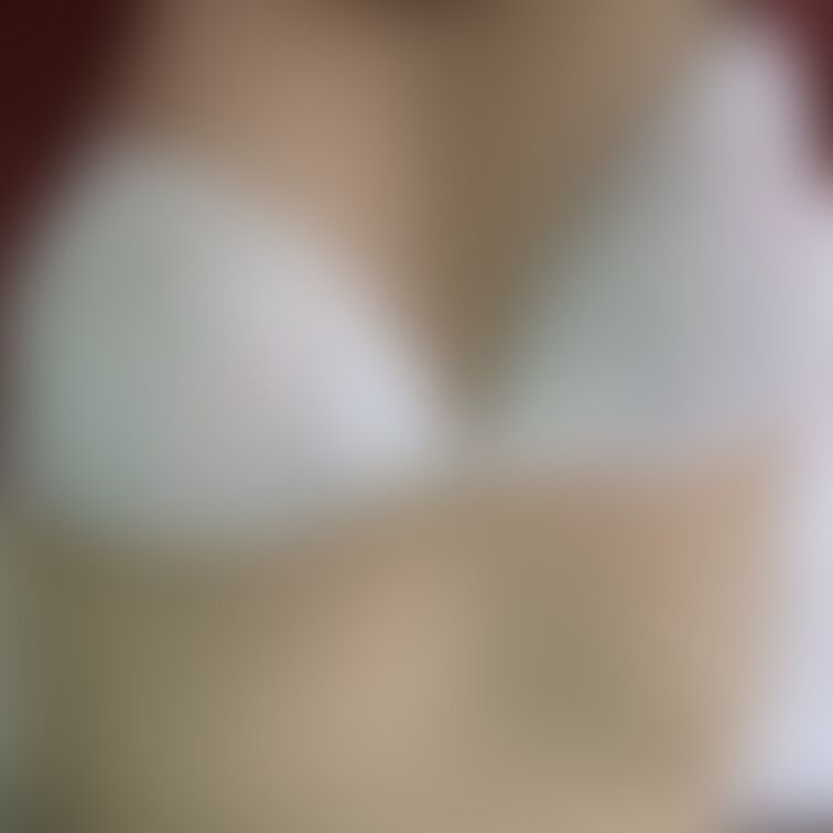 仰向けになるとおっぱい消えるよね笑