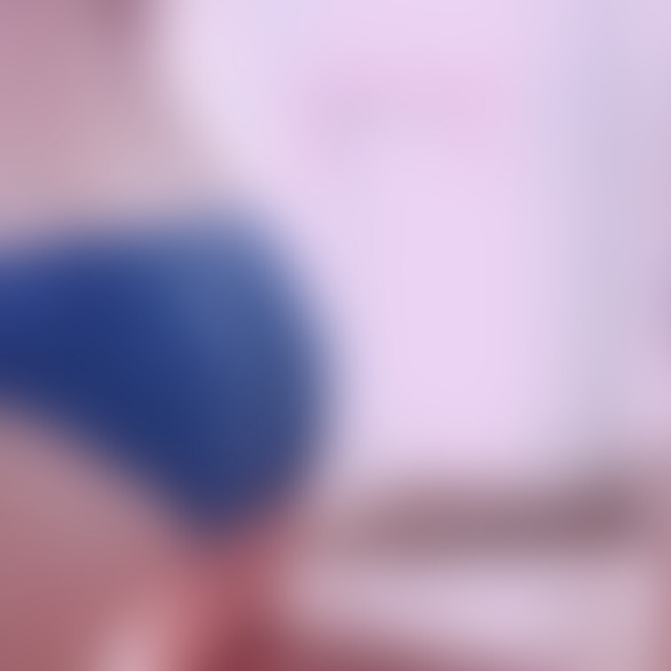 普通に履いた時とわざと食い込ませた写真🤳
結構食い込ませるのが好きって人多いなぁ🤭
変態さんばかりだ笑