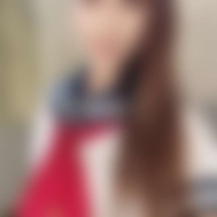 マイクロセーラー服🙈💦

このセーラー服でギリギリ見えるか見えないか、、、

みたいな動画を撮ったのですが、
