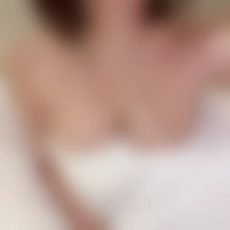 ベッドで自撮り