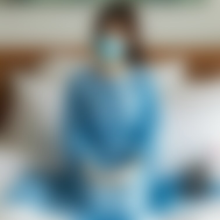 【おうちで歯医者さんごっこ】
おいで、お口診ようね