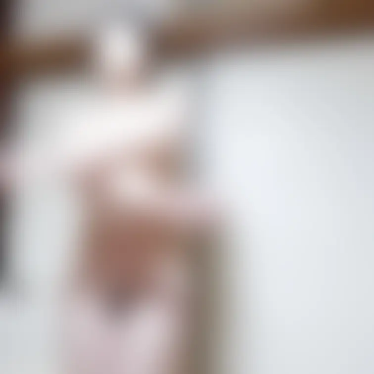 弥生の全裸パーティー兼公開撮影での一コマ。全裸でラジオ体操してもらいました。奇跡的に乳首が隠れてる一枚。

セクシー