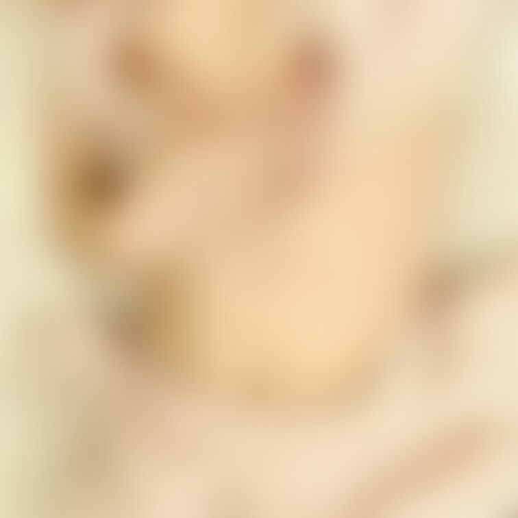 右上の「♡いいね」を押してか画像や動画を見ていただけると嬉しいです🥰
着衣プレイっていいよね💗