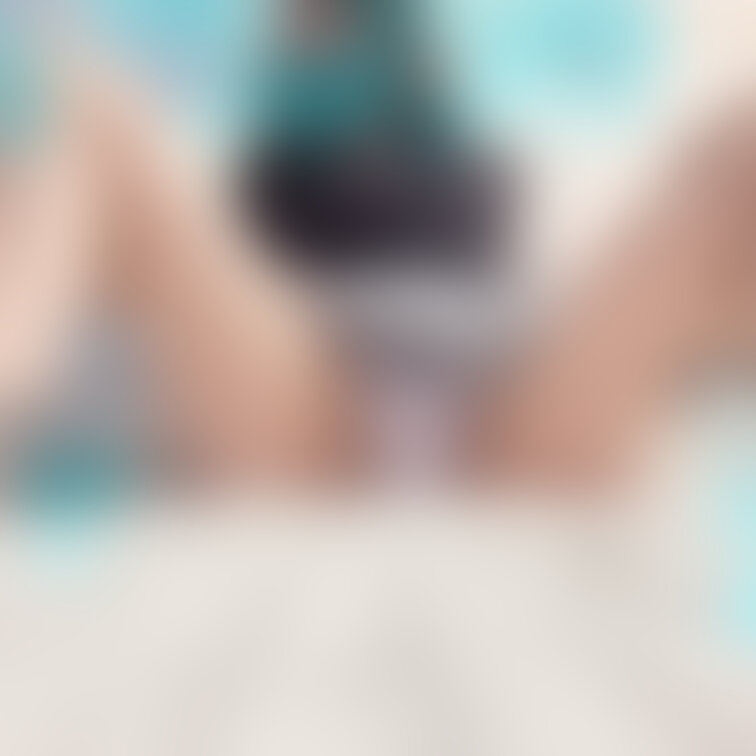 制服きてえっちな格好してみた🤣🤣🤣
まだまだいっぱい動画も写真も撮ったから更新待っててね！！！