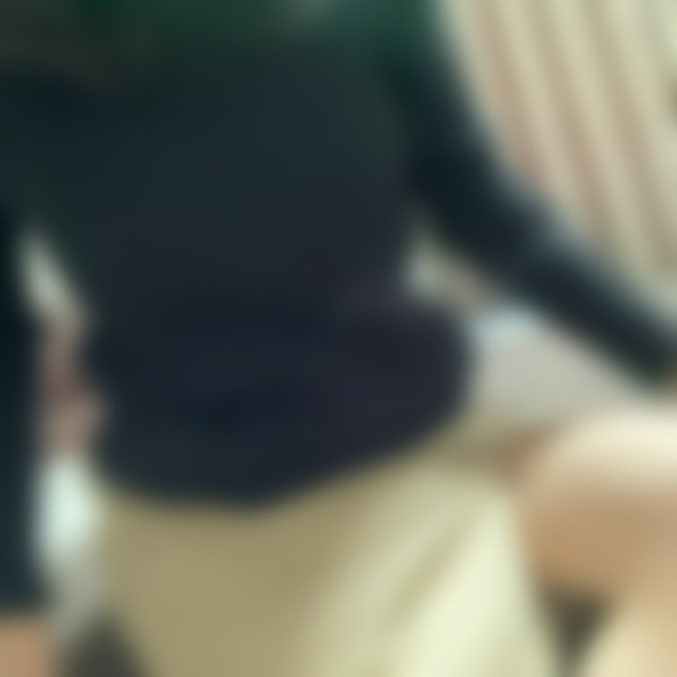 ニットがしっくりくる時期です
人妻の黒ニット♡