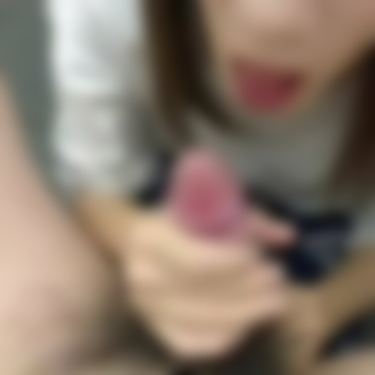 大学生にト◯レに呼び出されてフェラ！

この後2発抜いてヘロヘロにして返してあげました