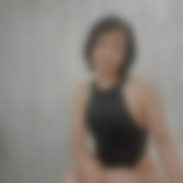 いやらしい熟女ボディをご覧下さい！

着衣なのに
お尻が良く見える
脚フェチさんにもオススメの動画です。

